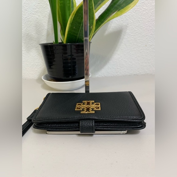 💕👜TORY BURCH Black Leather Wrislet💕👜👜 - Picture 8 of 8